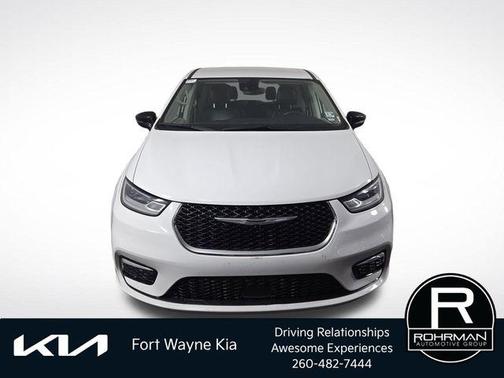 Bright White Clearcoat 2024 Chrysler Pacifica Hybrid Select