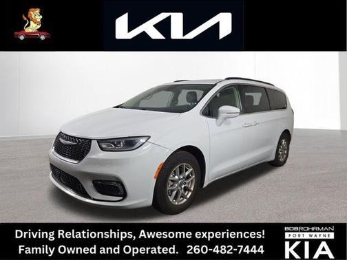 2022 Chrysler Pacifica Touring-L