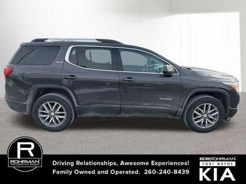 2017 GMC Acadia SLE-2