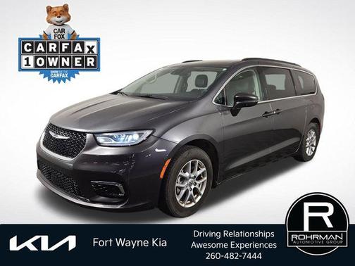 Granite Crystal Clearcoat Metallic 2022 Chrysler Pacifica Touring-L