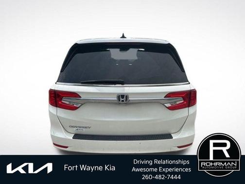 White Diamond Pearl 2019 Honda Odyssey EX-L