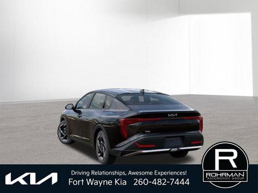 Aurora Black Pearl 2026 Kia K4 EX