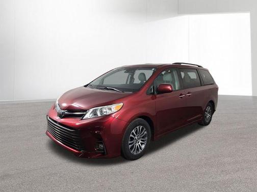 2019 Toyota Sienna XLE