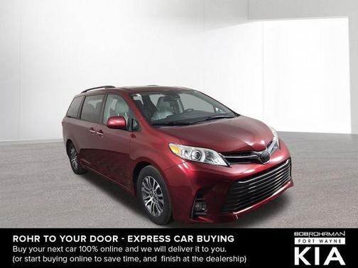 2019 Toyota Sienna XLE