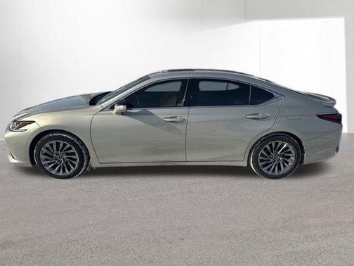 2024 Lexus ES 300h Luxury