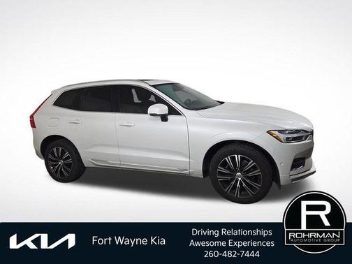 Crystal White Pearl 2019 Volvo XC60 T5 Inscription