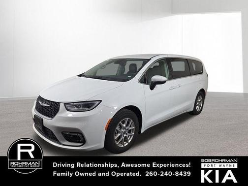 2023 Chrysler Pacifica Touring-L