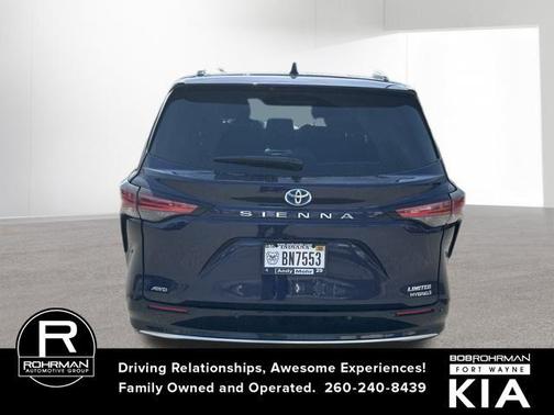 2023 Toyota Sienna Limited