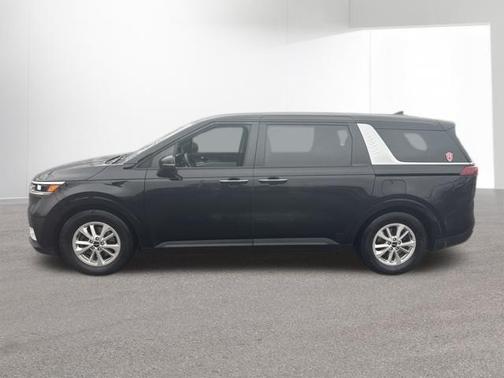 2022 Kia Carnival LXS