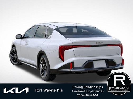 Snow White Pearl 2026 Kia K4 GT-LINE