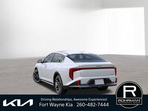 Snow White Pearl 2026 Kia K4 GT-LINE