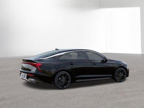 Aurora Black Pearl 2026 Kia K5 GT-Line