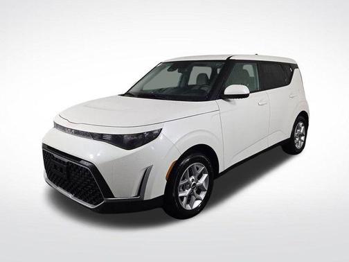 Snow White Pearl 2025 Kia Soul LX