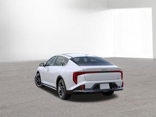 Snow White Pearl 2026 Kia K4 GT-LINE