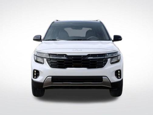Clear White / Black Roof 2026 Kia Seltos SX