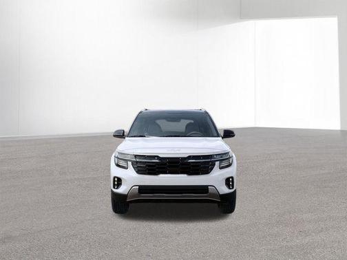 Clear White / Black Roof 2026 Kia Seltos SX