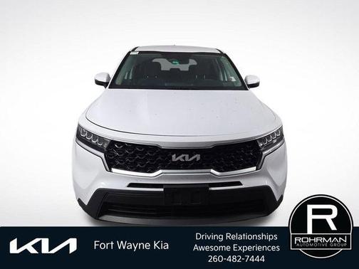 Glacial White Pearl 2023 Kia Sorento LX