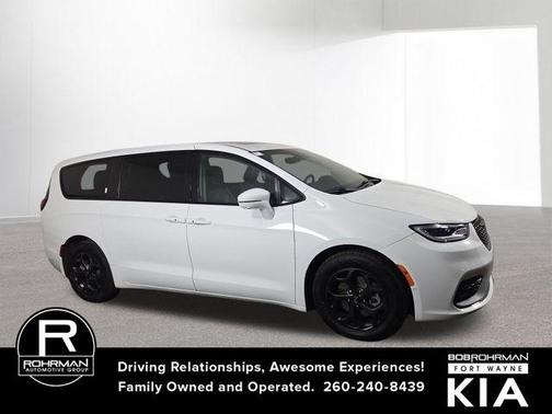 2022 Chrysler Pacifica Hybrid Limited