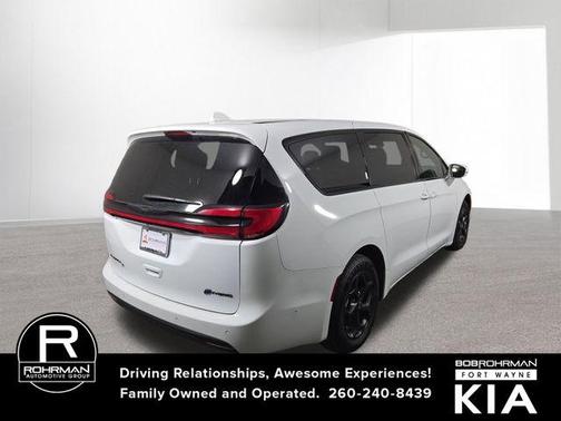 2022 Chrysler Pacifica Hybrid Limited