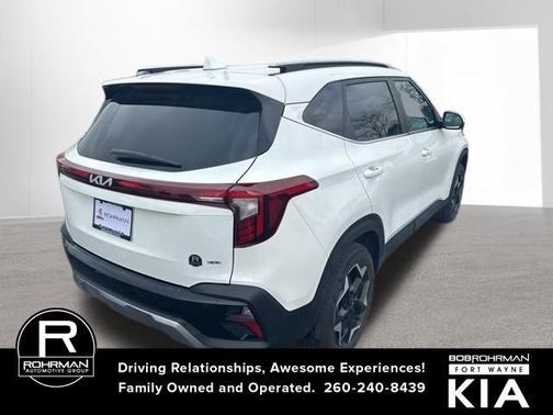 Snow White Pearl 2026 Kia Seltos EX