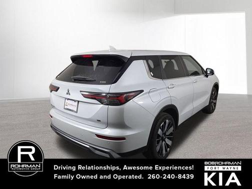 2025 Mitsubishi Outlander SE