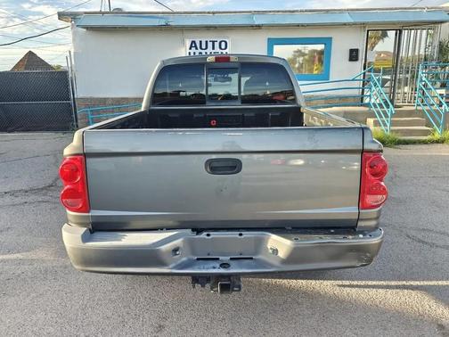 Mineral Gray Metallic Clearcoat 2005 Dodge Dakota Laramie Quad Cab