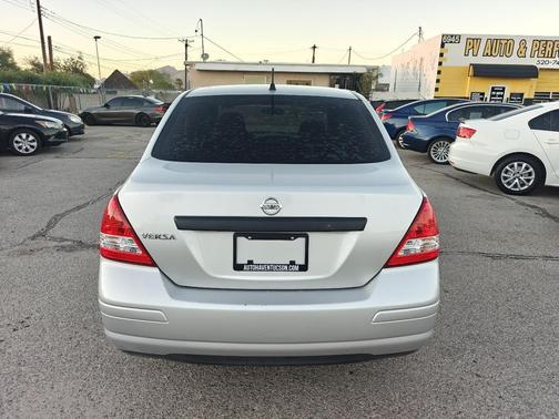 2011 Nissan Versa 1.6