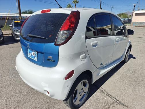 2012 Mitsubishi i-MiEV SE