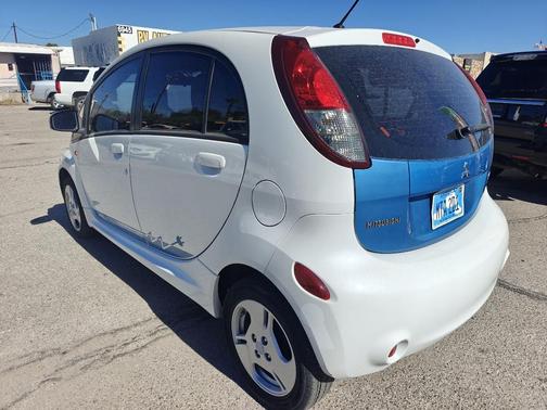 2012 Mitsubishi i-MiEV SE