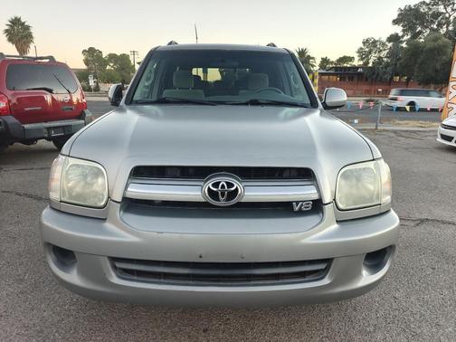 2005 Toyota Sequoia SR5