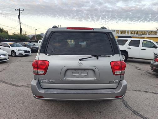 2005 Toyota Sequoia SR5