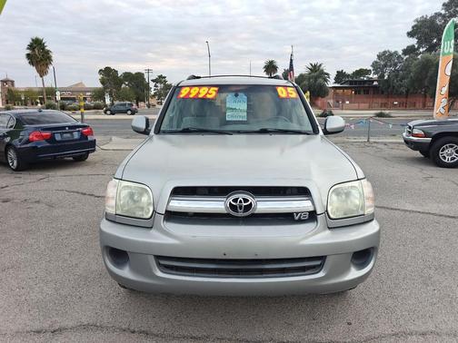 2005 Toyota Sequoia SR5