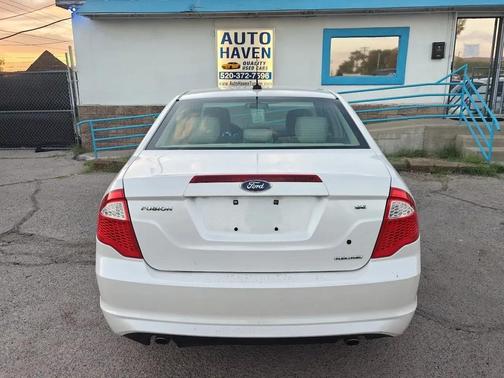 White 2011 Ford Fusion SE