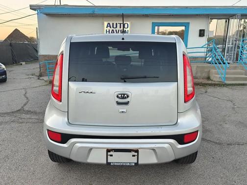 Bright Silver 2012 Kia Soul !