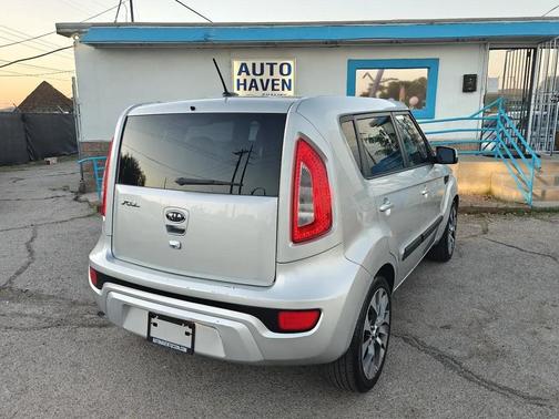 Bright Silver 2012 Kia Soul !