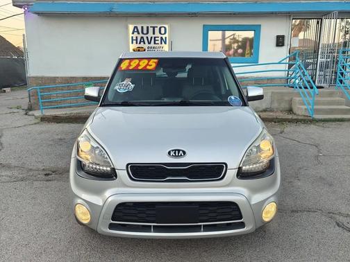 Bright Silver 2012 Kia Soul !