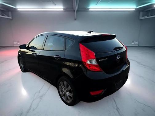 2013 Hyundai Accent SE