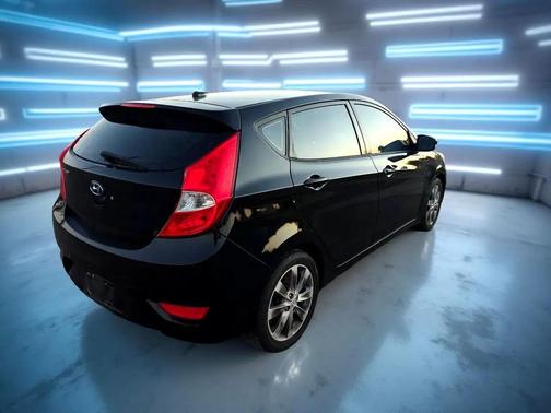 2013 Hyundai Accent SE