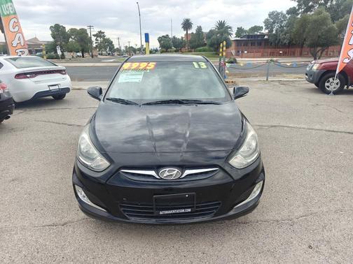 2013 Hyundai Accent SE