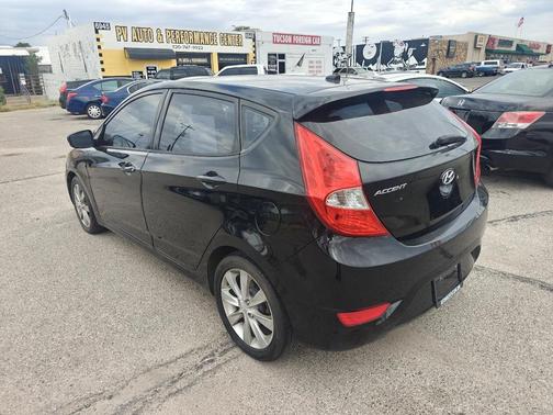 2013 Hyundai Accent SE