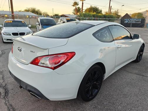 2010 Hyundai Genesis Coupe 2.0T