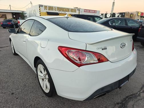 2010 Hyundai Genesis Coupe 2.0T