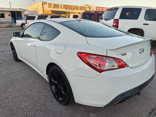 2010 Hyundai Genesis Coupe 2.0T