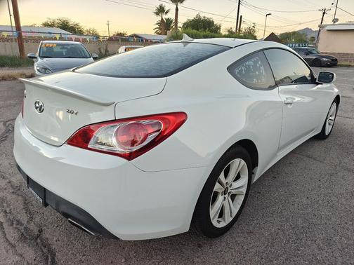 2010 Hyundai Genesis Coupe 2.0T
