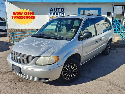 2003 Chrysler Town & Country LX