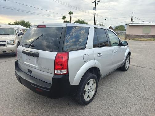 2004 Saturn Vue Base