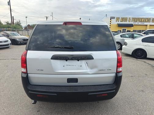 2004 Saturn Vue Base