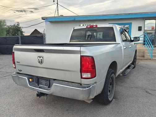 Bright Silver Metallic Clearcoat 2017 RAM 1500 SLT