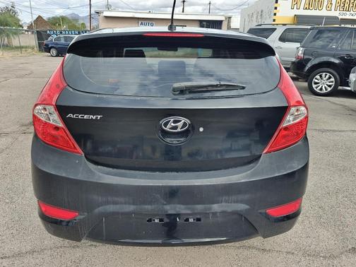 2012 Hyundai Accent SE