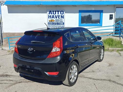 2012 Hyundai Accent SE